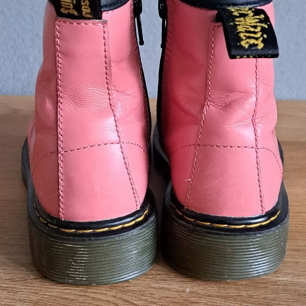 DR DOC MARTENS Girls Pink Boots Shoe 1460 J Soft Leather Youth Sz 1 US